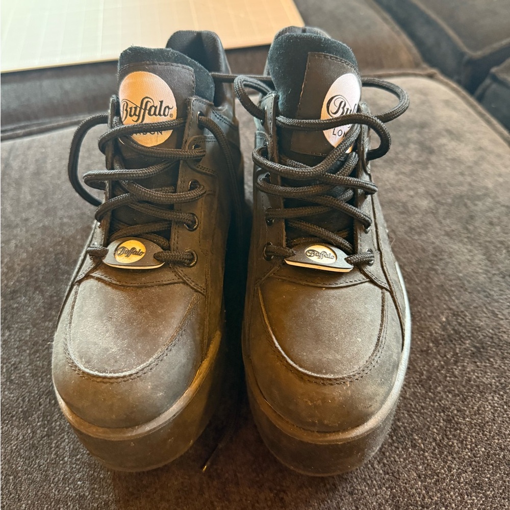 Buffalo London platform sneakers